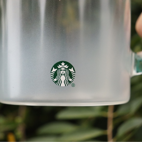 Starbucks 2023 Holiday Frosted Clear Gradient Swirl Handle Glass Mug - Picture 3 of 5